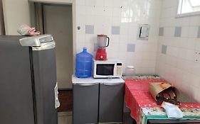 Apartamento na praia forte de 1 quarto, sala, cozinha e 1 banheiro